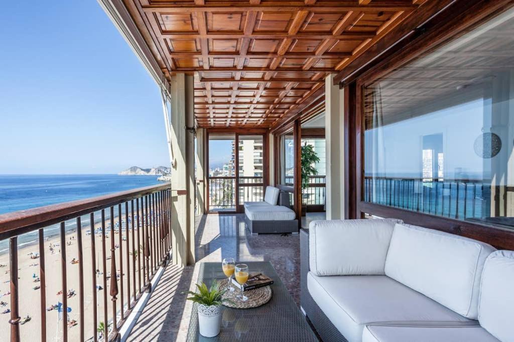 Levante Beach Front Of The Sea Estacha Benidorm Exterior photo
