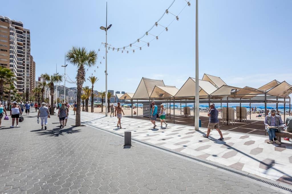Levante Beach Front Of The Sea Estacha Benidorm Exterior photo